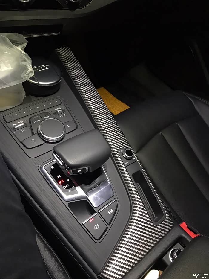 【图】装的碳纤维内饰板_奥迪a4l论坛_汽车之家论坛