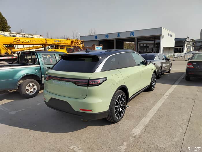 提车贴零跑c11新氧绿