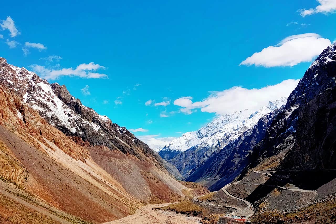 而只有在充满了艰辛的人生旅途中始终调整好自己观风景的心态