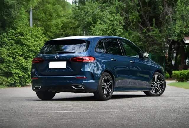 【图】奔驰b级的线条设计不够流畅,依旧看着比较臃肿_alpina b7论坛