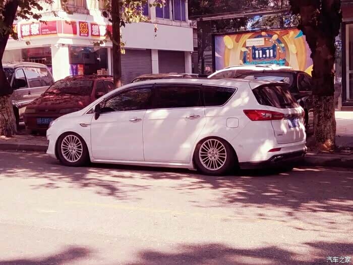 从轩朗的车身贴纸,看到轩朗的改装潜力.