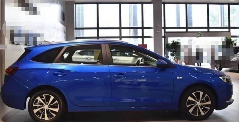 我很喜欢蓝色阅朗,时尚而又亮亮的颜色