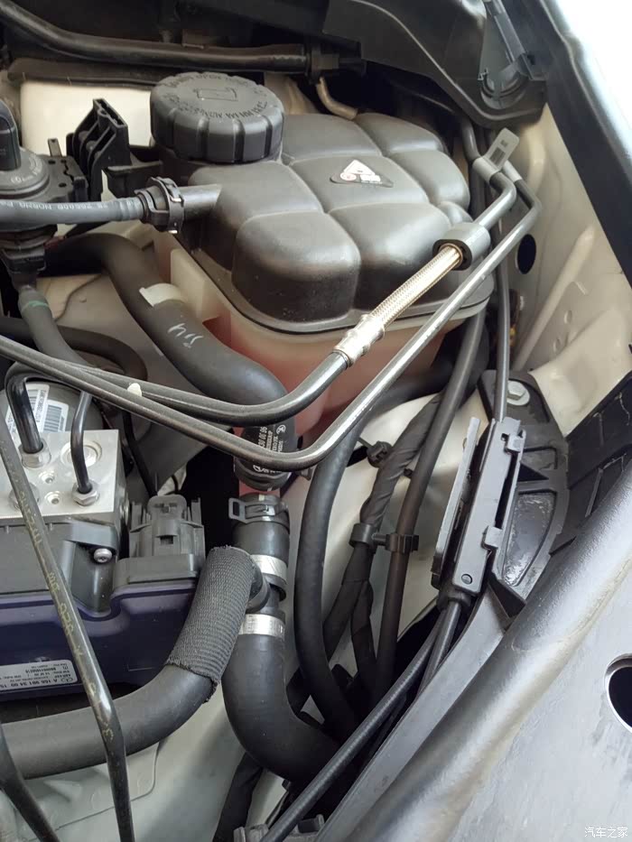 【图】大家帮忙看看这个需要加冷却液吗,gle320轿跑_奔驰gle论坛_汽车