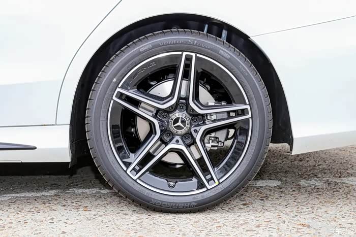 个人收奔驰c原厂18寸五星轮毂带胎见图