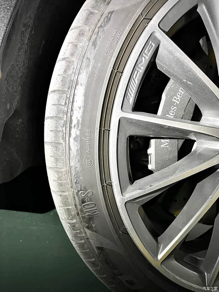 奔驰轮胎上的mos标识