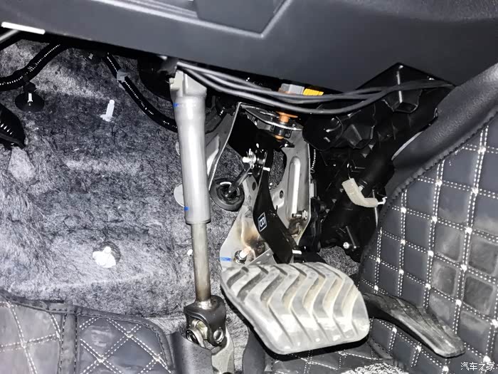 【图】19新逍客油门位置有没挡板的?_逍客论坛_汽车之家论坛