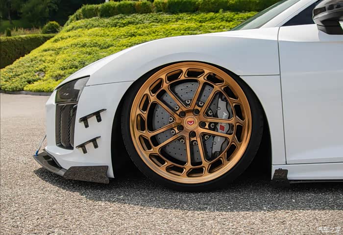敢发就敢送奥迪r8改装vossenlc2c1金色轮毂