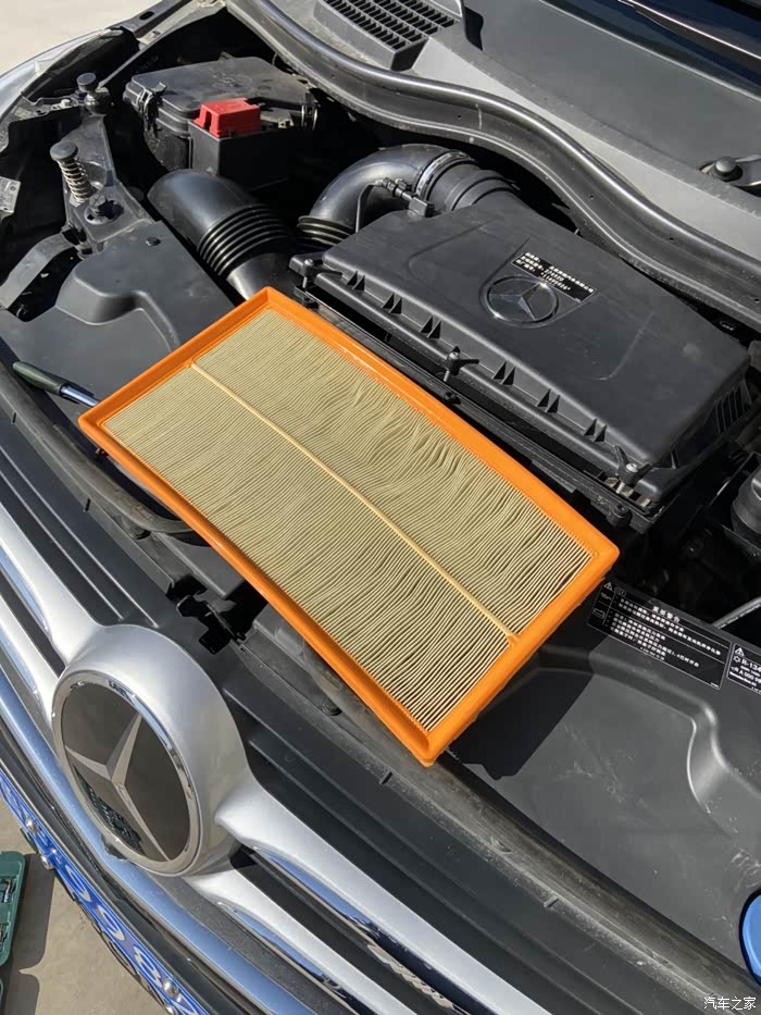 【图】自己更换空气滤芯前后空调滤芯_奔驰v级论坛_汽车之家论坛