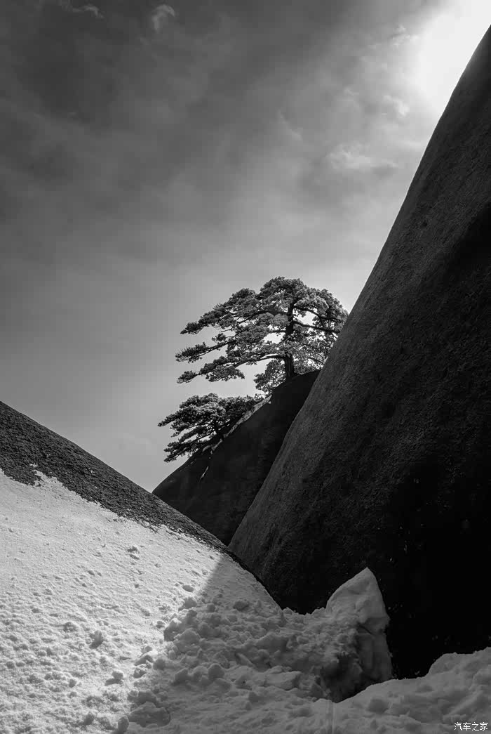 天柱山灰色景色