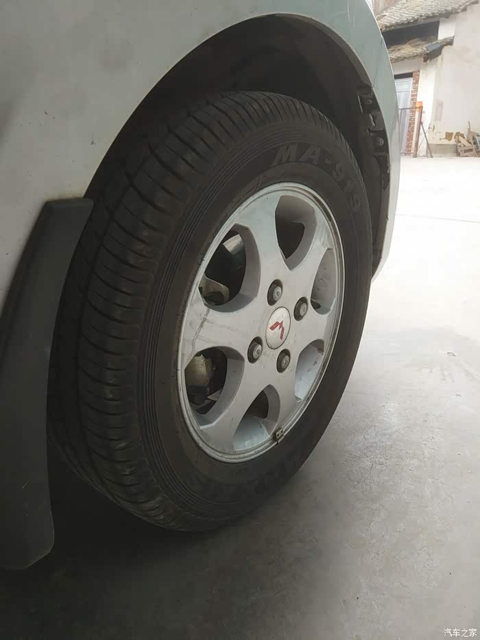 【图】来看看宏光的轮胎_五菱宏光论坛_汽车之家论坛