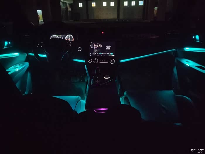 领克03 1.5t劲pro 氛围灯改装案例