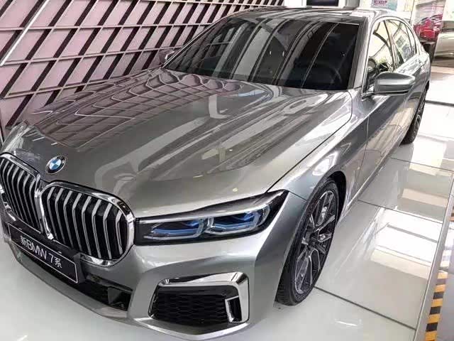 深色钢琴烤漆木纹装饰板再镶嵌银色装饰条_宝马7系论坛_汽车之家论坛