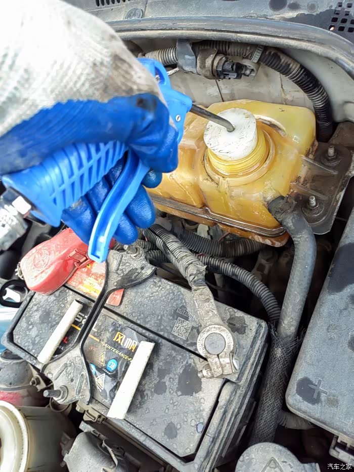 【图】2010新赛欧更换发动机冷却液!_赛欧论坛_汽车之家论坛