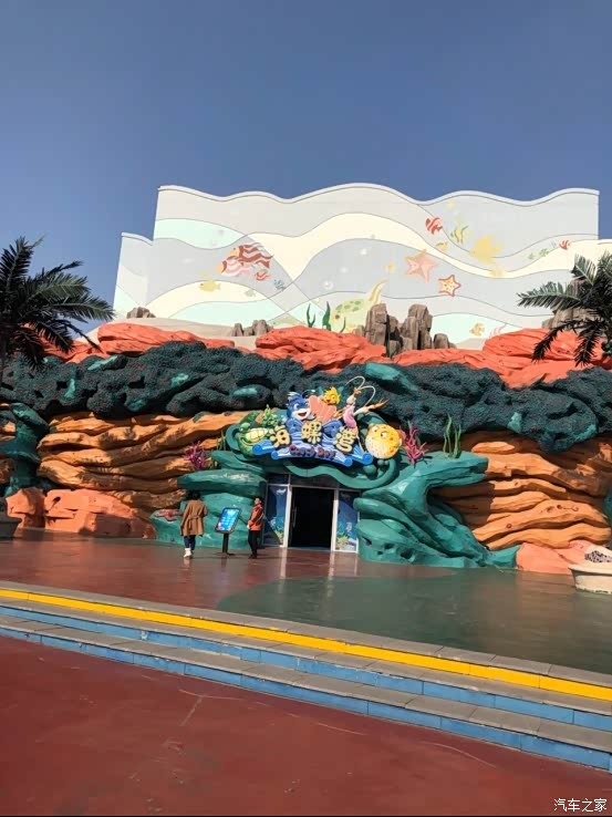 当然咯,来方特最主要的还是体验游乐设施,先来个比较放松的海螺湾