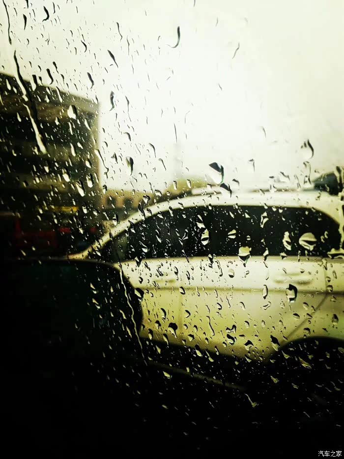 雨天的凤凰城不要太美了