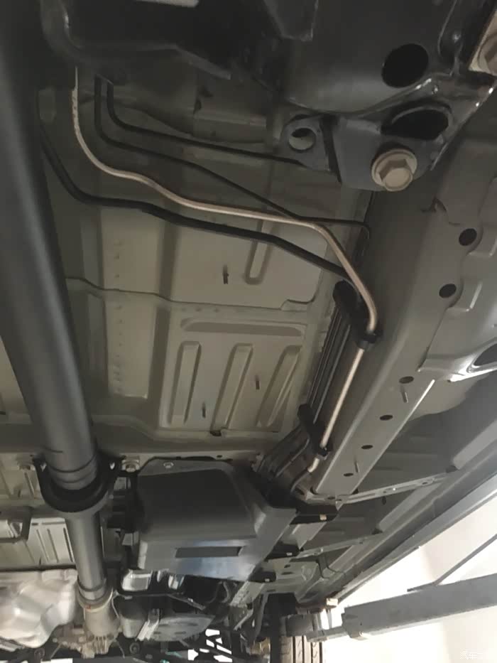 探界者喷涂底盘装甲