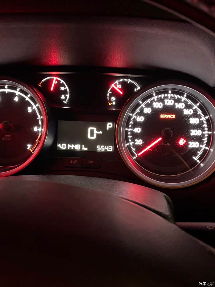 的那个service标志灯亮了,就需要保养咯