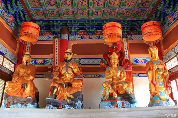 其中之是"摩那斯龙王".