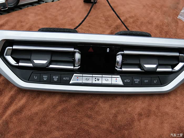 宝马新3系升级座椅通风吸风案例