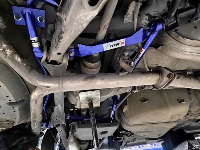 锐志底盘加强件