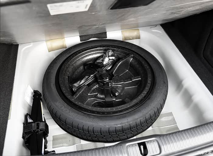 524 | 回复: 4 奥迪a3论坛 为啥三厢的备胎坑没有隔音棉,两厢的有?