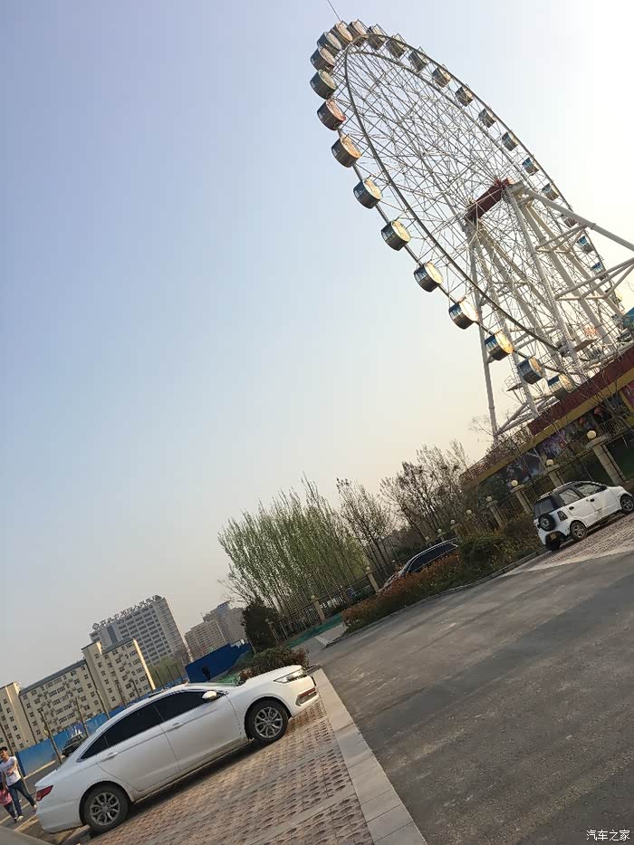 游记开着帝豪gl畅玩游乐场哦