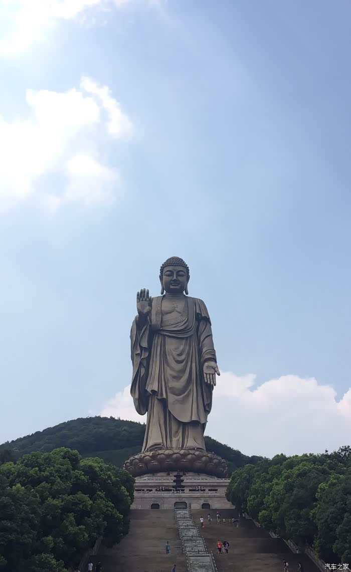 最后我们还去看了灵山大佛~88米高大佛像真的很壮观!