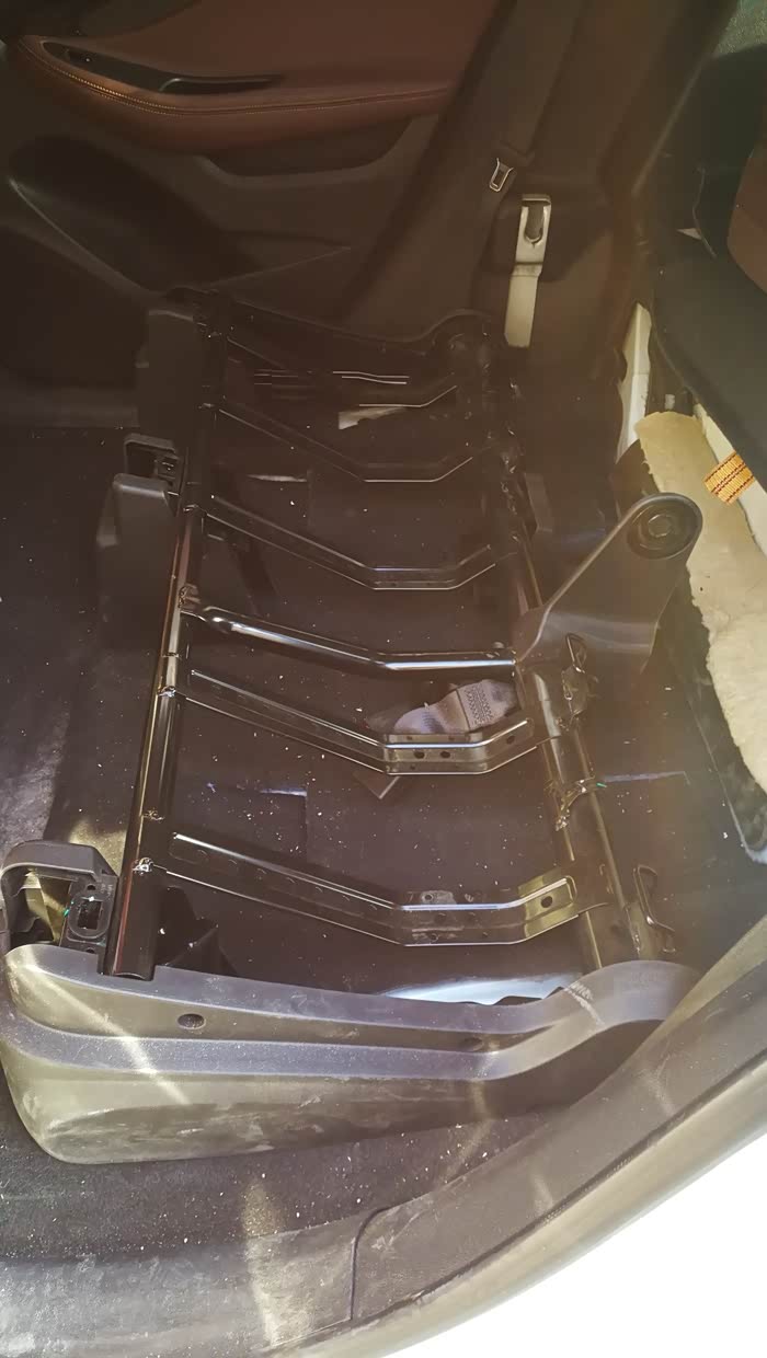 昂科威后排座椅的拆装