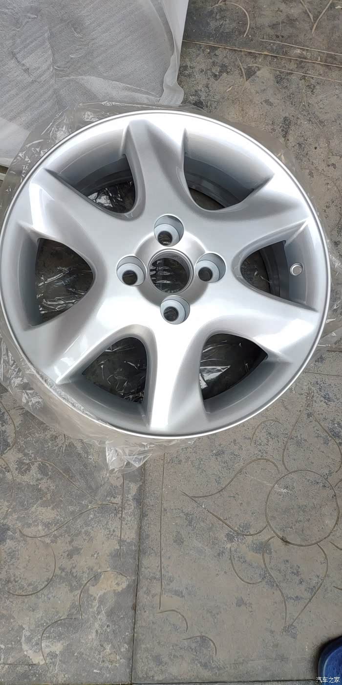 花冠轮毂4个,有需要的吗