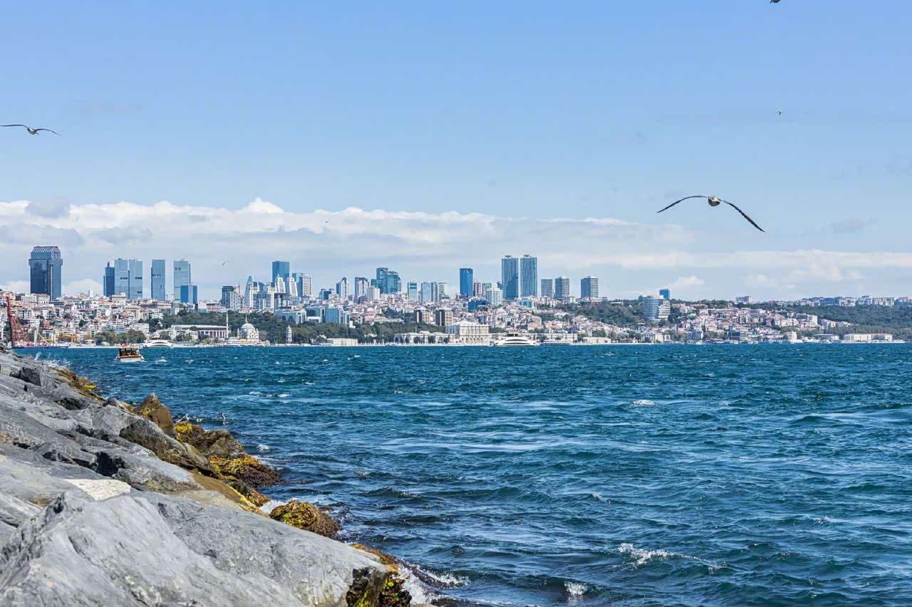 图 伊朗坦布尔也是闻名遐迩的文化之都以及体育之都.