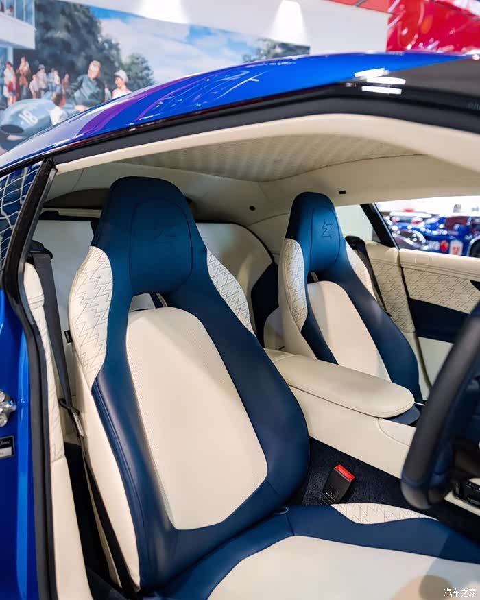 阿斯顿马丁vanquish zagato这双拼内饰真的诱人
