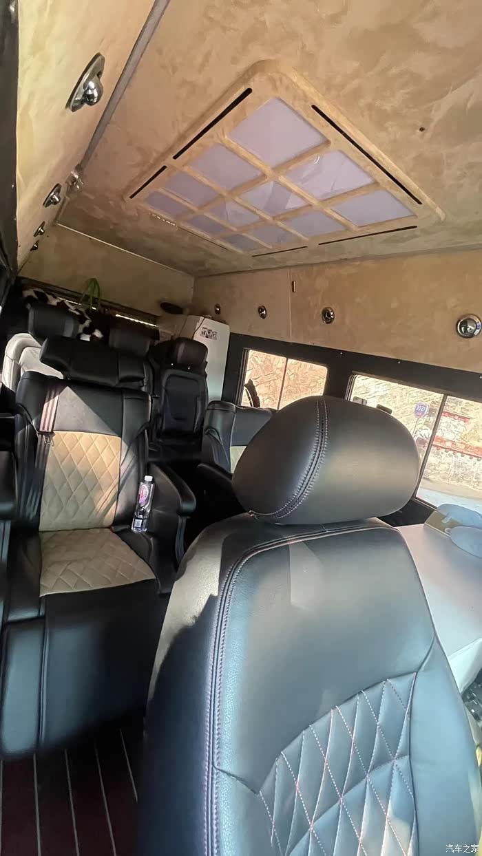 出售依维柯越野四驱房车2045