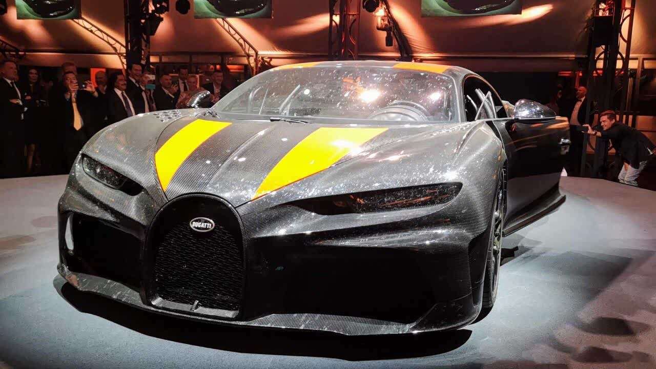 全碳纤维车身的布加迪chiron,让性能更加的凶猛.