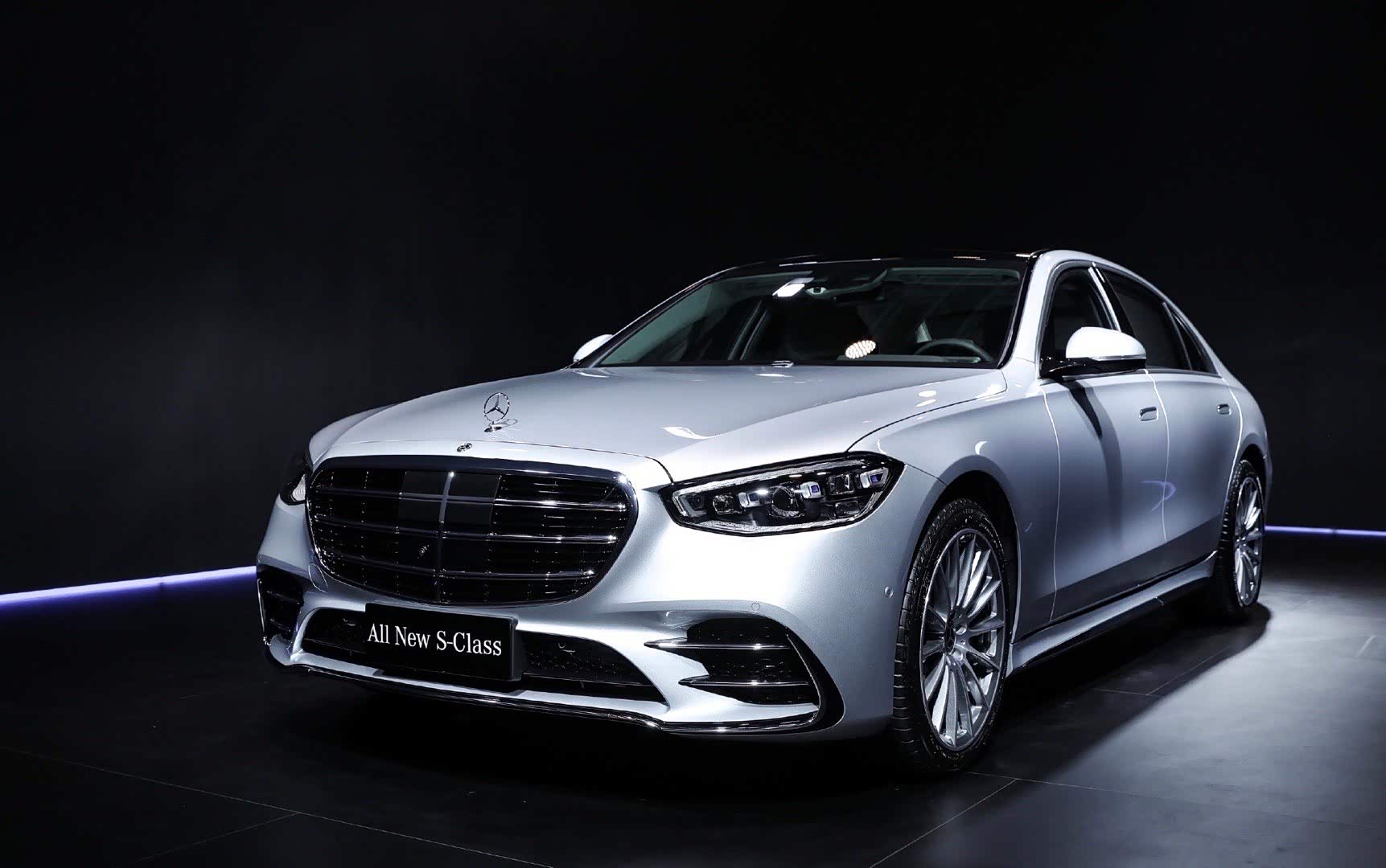 全新一代奔驰s级(w223)中国首发,你认为ta长得如何