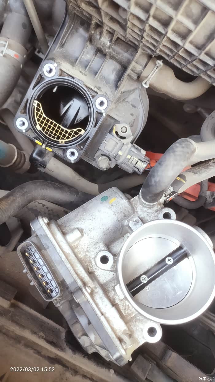 卡罗拉双擎清洗节气门作业