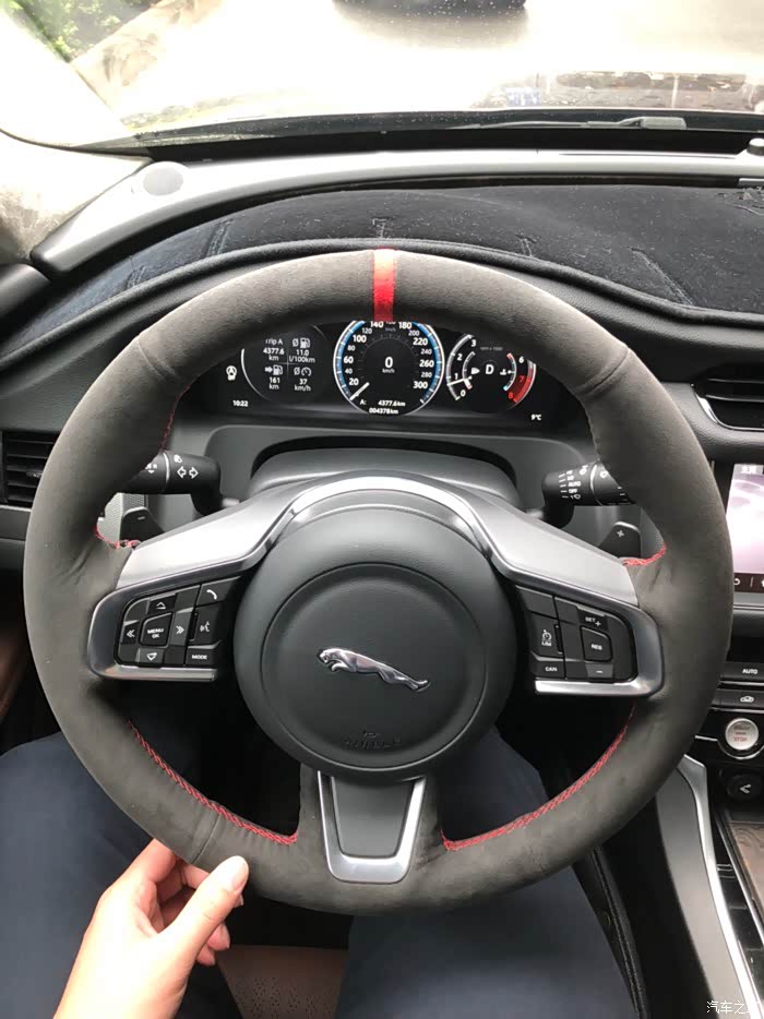 但是手工不咋滴,很多处皱褶,瞎眼,还是找专门缝方向盘套的店搞的.