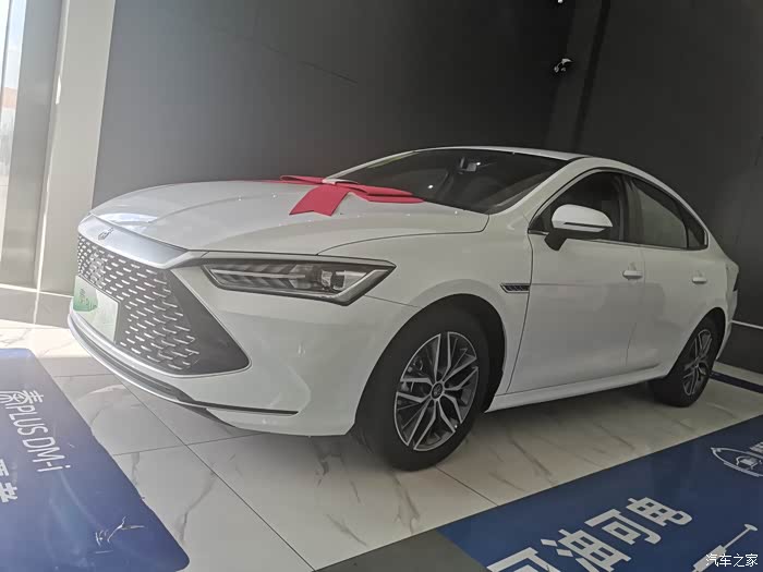比亚迪秦plusdmi实车