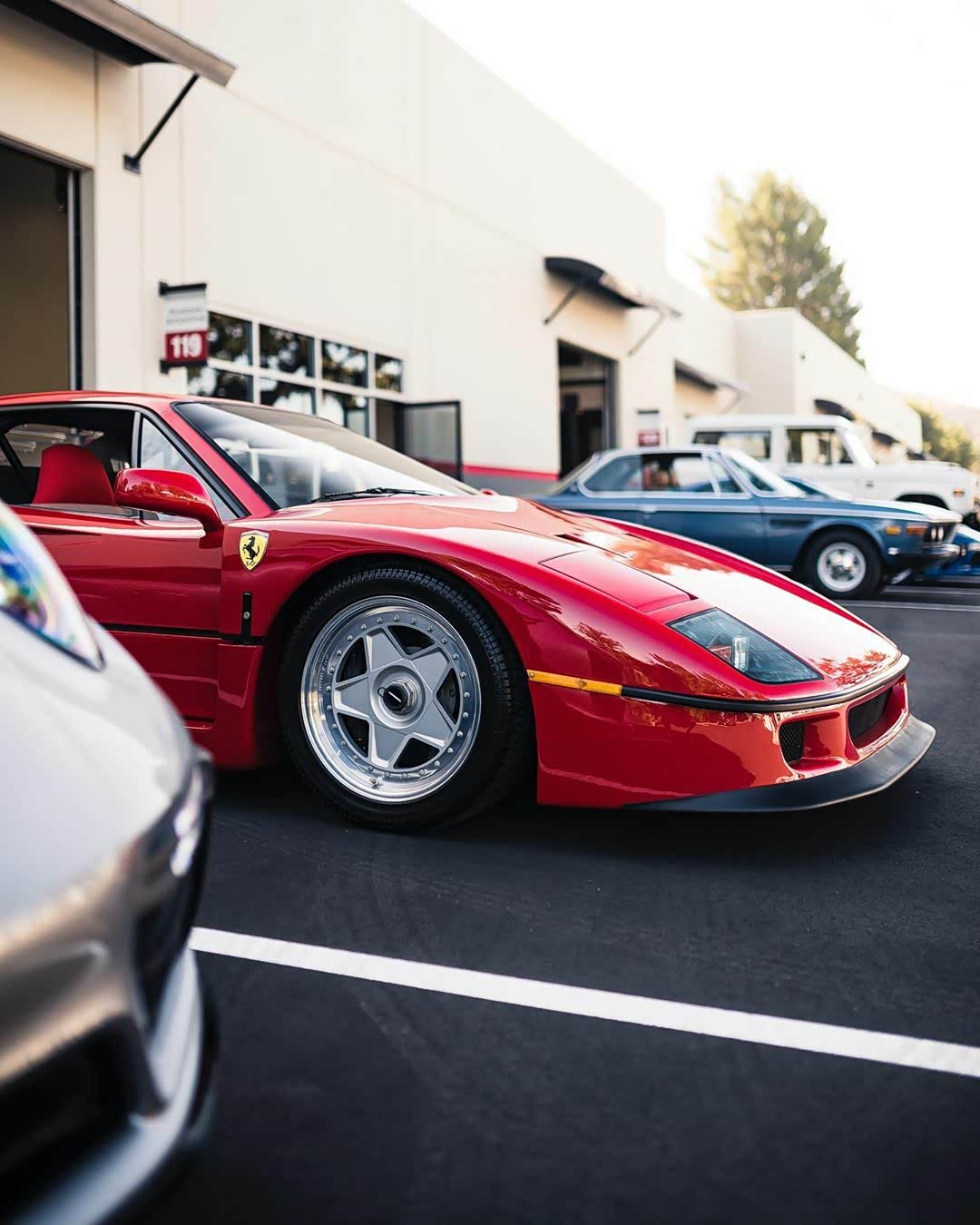 法拉利f40作为顶级超跑,拥有卓越的性能,具有跨时代的意义