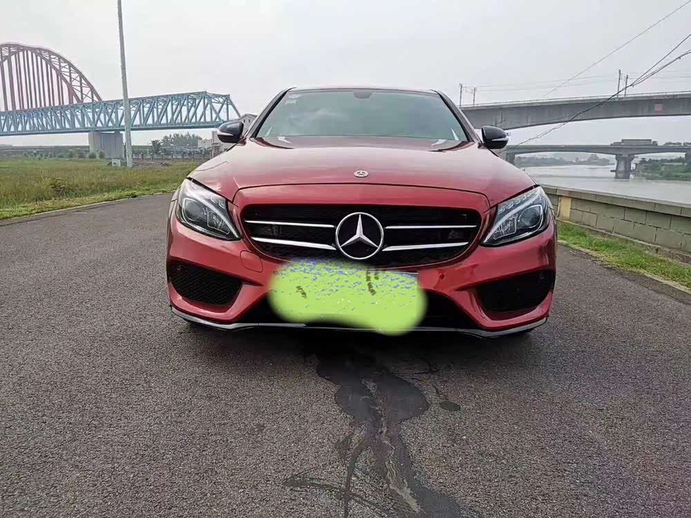 奔驰c200外观设计新颖,内饰搭配时尚