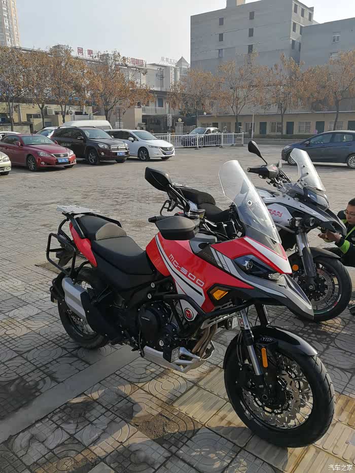 长安老毕】贝纳利502西安成功挂牌,即兴骊山最美环山路走起_摩托车