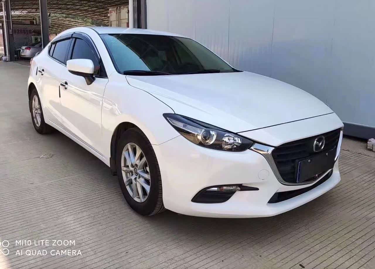 白色的马自达昂克赛拉非常具有运动感!