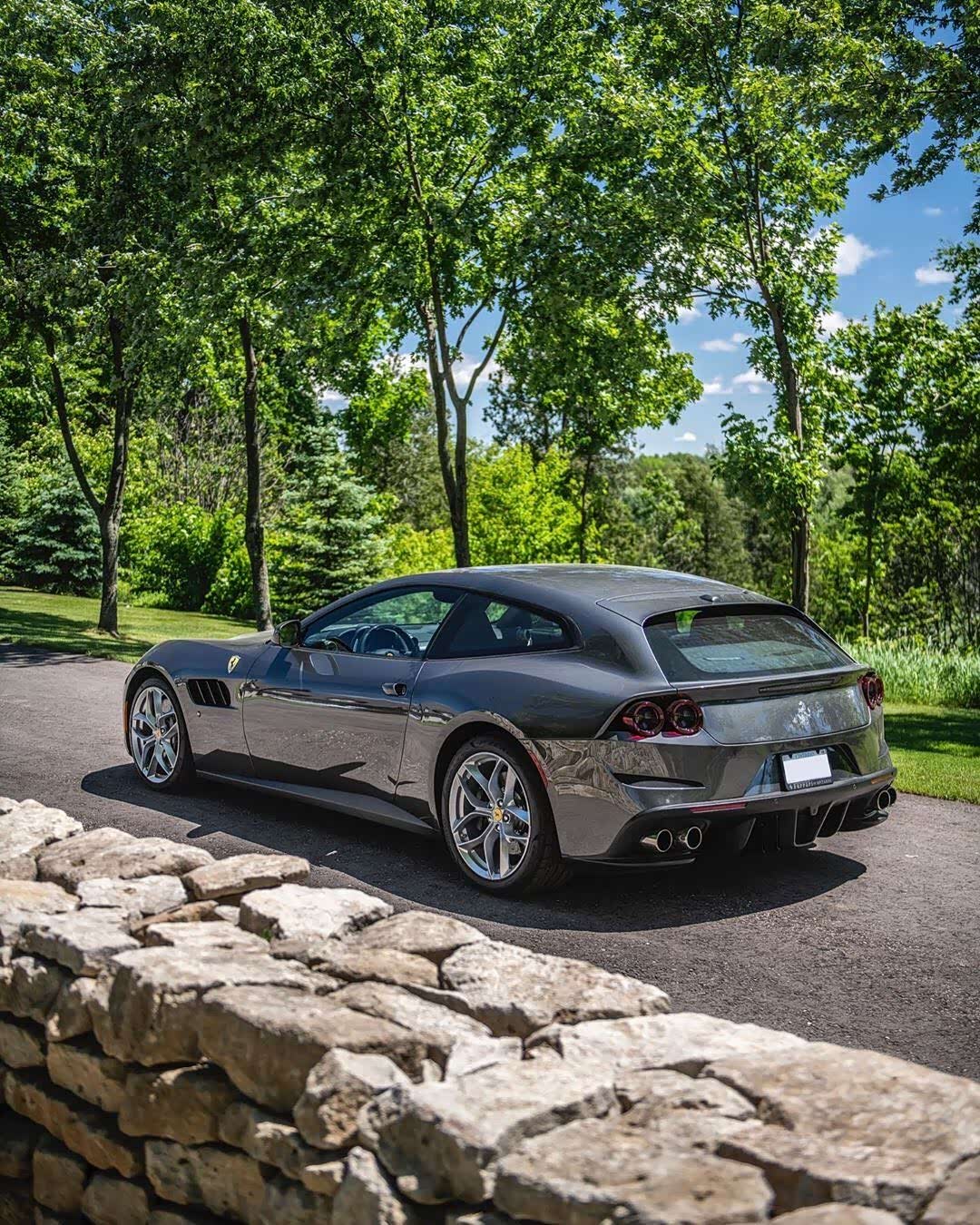 多伦多法拉利gtc4lussot