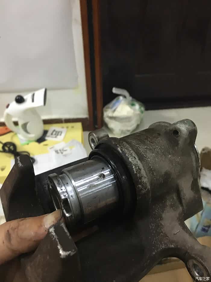众泰e200刹车变软故障详解