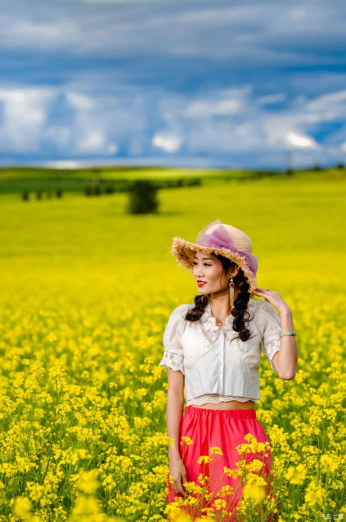 遇见最美自驾外拍小美女