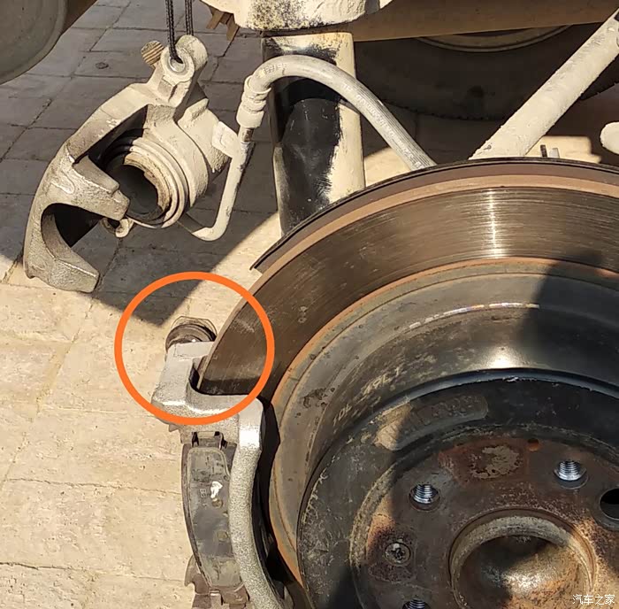 17自动舒适版刹车导向销是哪个部位?