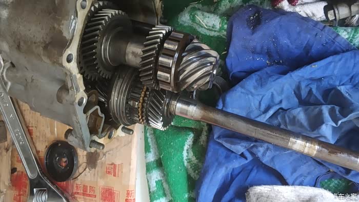 志俊变速箱拆解