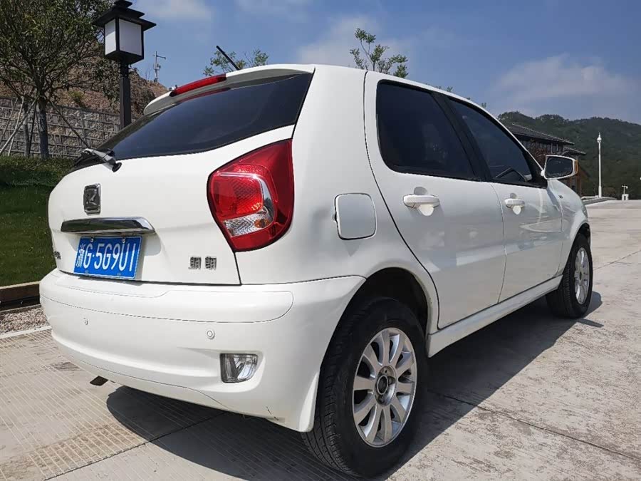 众泰z200hb,我居然是第一次见这车!