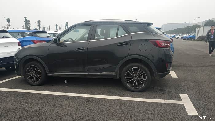 【图】求黑色t300靓图_众泰t300论坛_汽车之家论坛