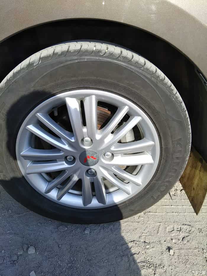 五菱宏光s1原车轮毂