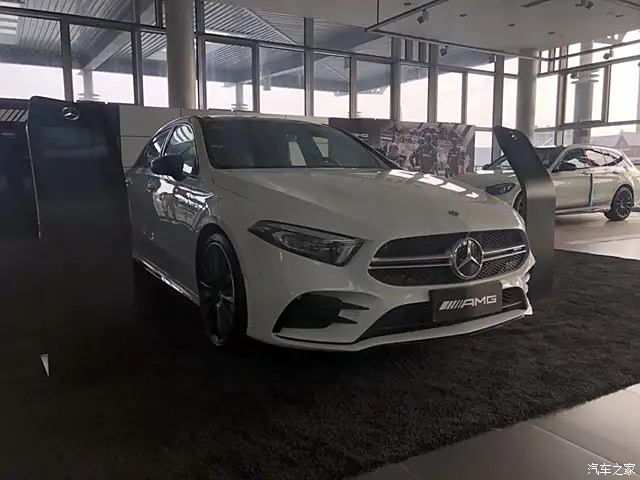 奔馳a35amg49秒破百絕對小鋼炮